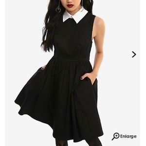 Hot Topic Black & White Collar Sleeveless Dress